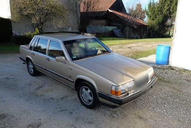 Gebraucht Volvo 760 143 PS (105 kW) 1989 Gold Limousine