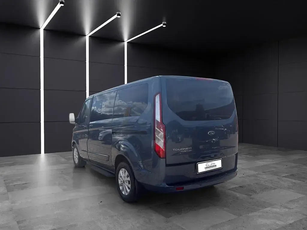 Gebraucht Ford Tourneo 131 PS (96 kW) 2020 Blau Van / Kleinbus