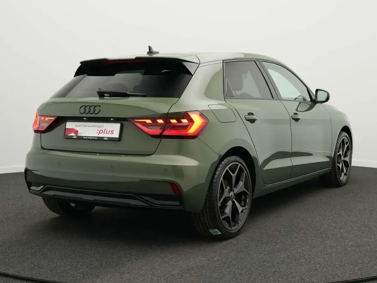 Gebraucht Audi A1 Advanced Plus 116 PS (85 kW) 2025 Distriktgrün metallic SUV