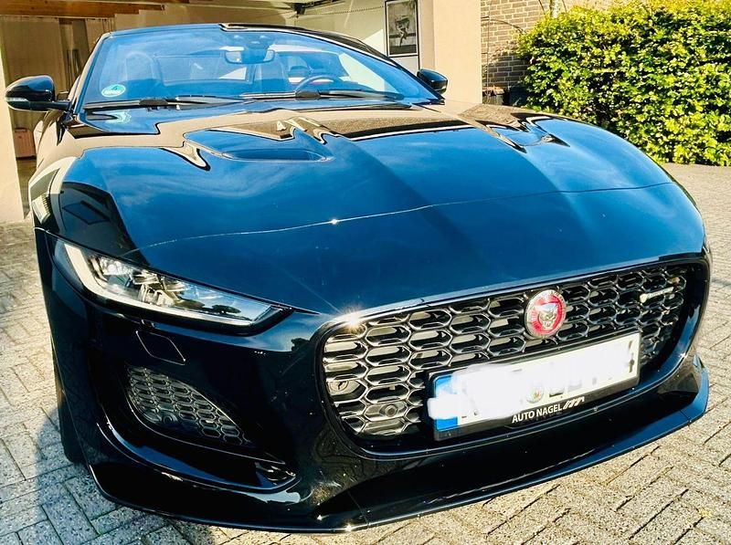 Schwarz Gebraucht 2021 Jaguar F-Type R-Dynamic Cabrio | 43.950 € (Superpreis) - Bild 1/4