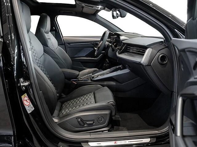 Gebraucht Audi RS3 Sportback Ambiente 400 PS (294 kW) 2026 Mythosschwarz metallic Kleinwagen