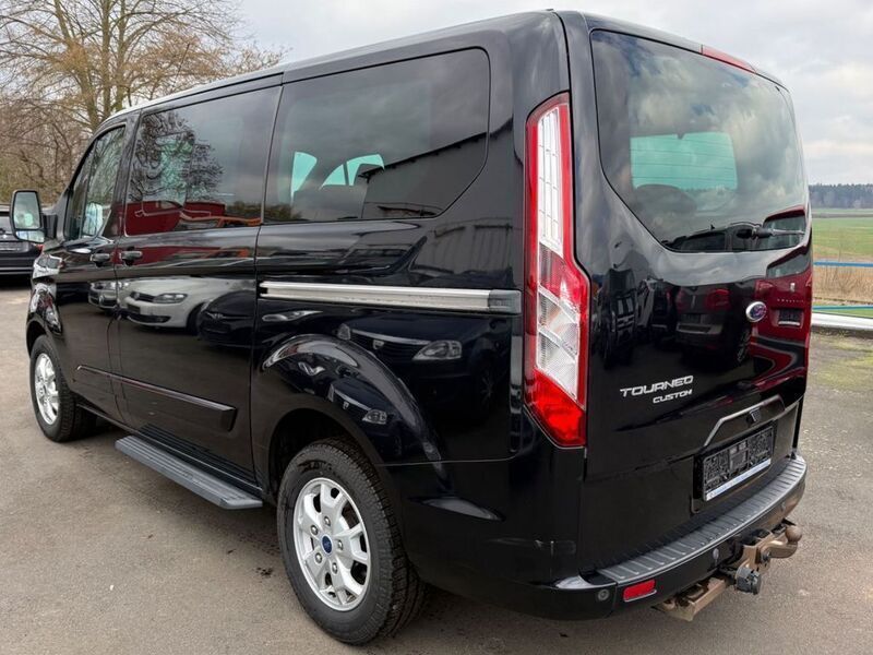 Gebraucht Ford Transit Titanium 155 PS (114 kW) 2014 Schwarz Kombi