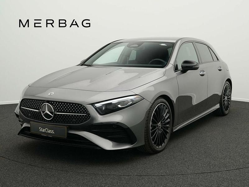 Grau Gebraucht 2025 Mercedes A200 AMG line Limousine | 36.990 € (Teuer) - Bild 1/4