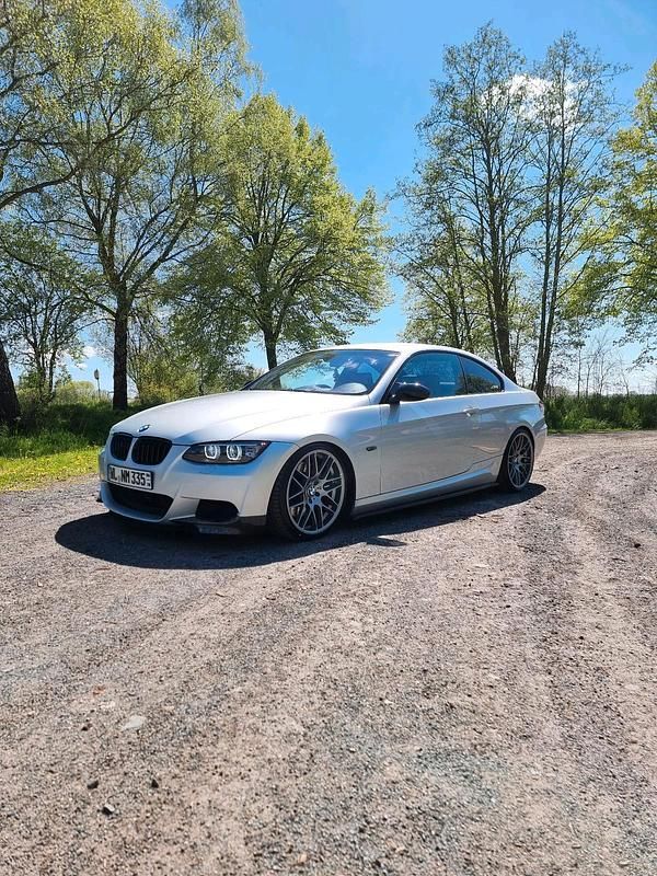 Grau Gebraucht 2007 BMW 335 Coupé | 12.499 € (Superpreis) - Bild 1/4