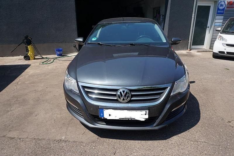 Gebraucht VW Passat Basis 140 PS (102 kW) 2010 Grau Limousine