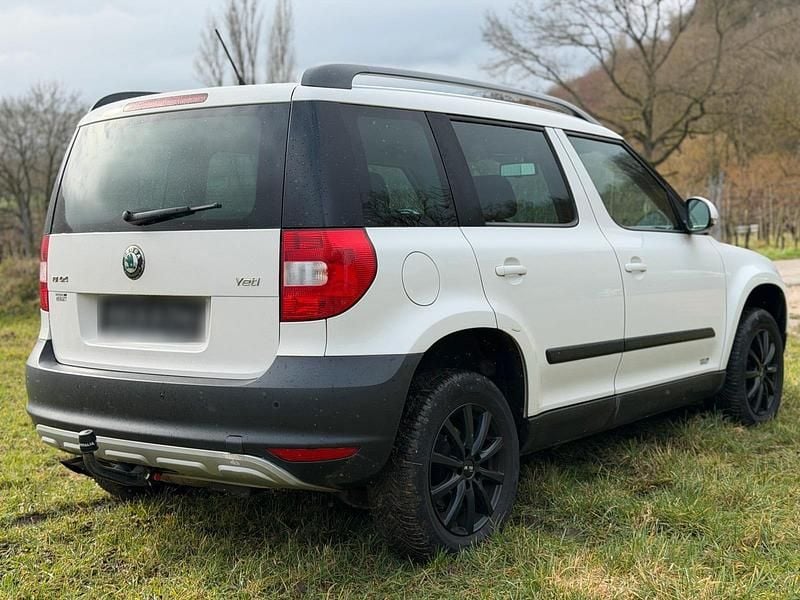 Gebraucht Skoda Yeti 140 PS (102 kW) 2013 Weiß SUV