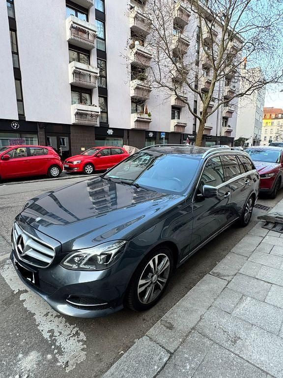 Gebraucht Mercedes E300 Avantgarde 231 PS (169 kW) 2013 Grau Limousine