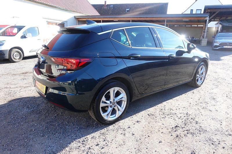 Gebraucht Opel Astra 125 PS (91 kW) 2017 Grün Limousine