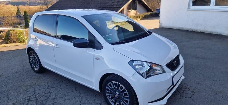 Gebraucht Seat Mii Chic 60 PS (44 kW) 2020 Weiß Kleinwagen