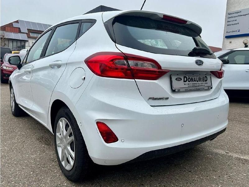 Gebraucht Ford Fiesta Cool & Connect 86 PS (63 kW) 2018 Frostweiß Kleinwagen