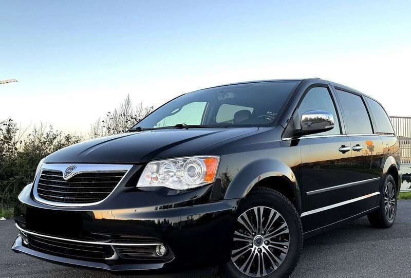 Schwarz Gebraucht 2014 Lancia Voyager Van / Kleinbus | 7.900 € - Bild 1/4