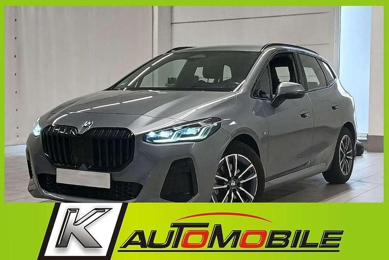Skyscraper grau metallic Gebraucht 2023 BMW 218 M Sport Van / Kleinbus | 27.890 € (Fairer Preis) - Bild 1/4