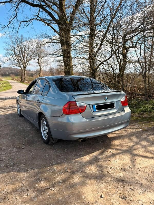 Gebraucht BMW 320 150 PS (110 kW) 2006 Limousine