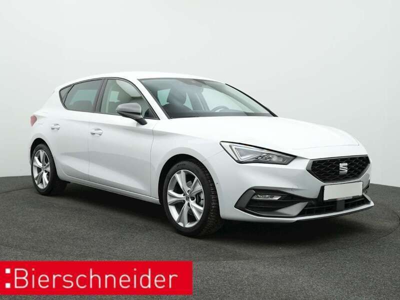 Weiss Gebraucht 2024 Seat Leon FR-Line Limousine | 25.250 € (Guter Preis) - Bild 1/4