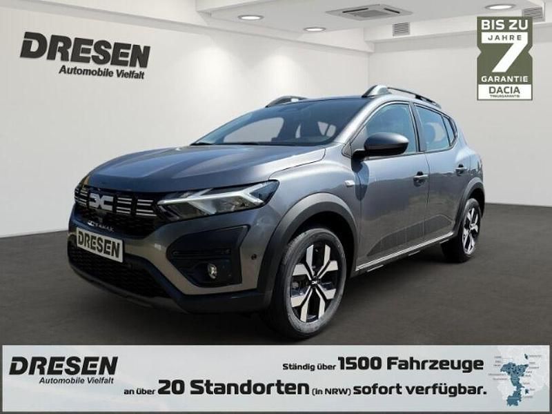 Grau Neu 2025 Dacia Sandero Expression Kleinwagen | 21.390 € (Fairer Preis) - Bild 1/4