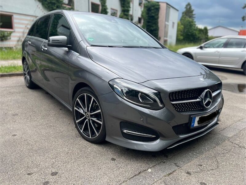 Grau Gebraucht 2015 Mercedes B220 Style Van / Kleinbus | 15.800 € (Fairer Preis) - Bild 1/4