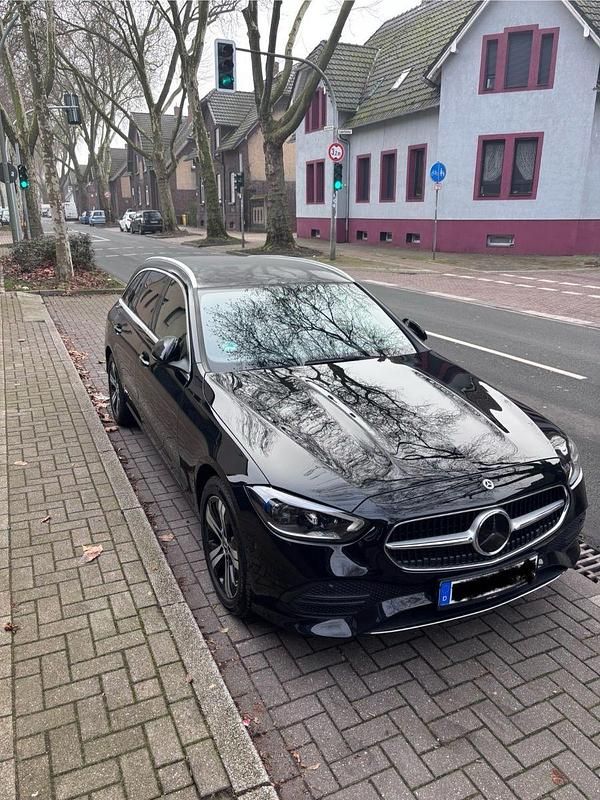 Gebraucht Mercedes C220 200 PS (147 kW) 2022 Schwarz Kombi