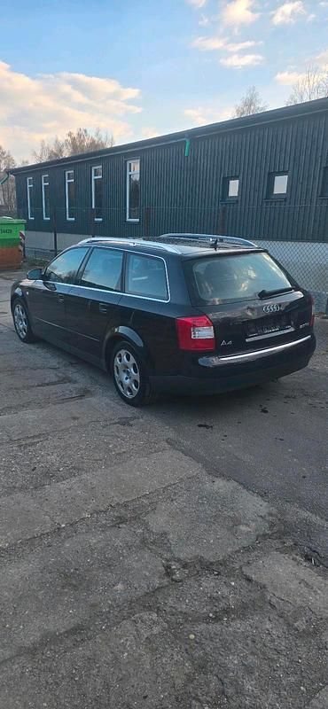 Gebraucht Audi A4 163 PS (119 kW) 2002 Schwarz Kombi