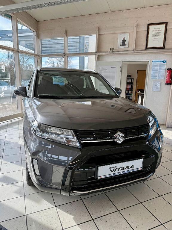 Neu Suzuki Vitara 110 PS (80 kW) 2026 Grau SUV