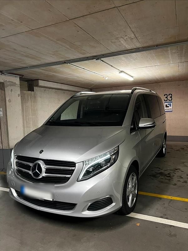 Silber Gebraucht 2017 Mercedes V250 Edition Van / Kleinbus | 27.500 € (Superpreis) - Bild 1/4