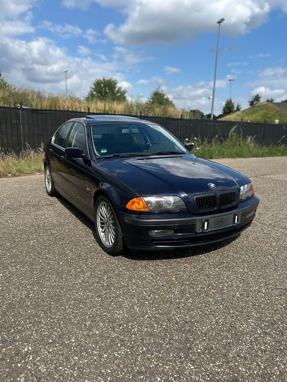 Blau Gebraucht 1998 BMW 328 Sport Line Limousine | 6.500 € (Fairer Preis) - Bild 1/4