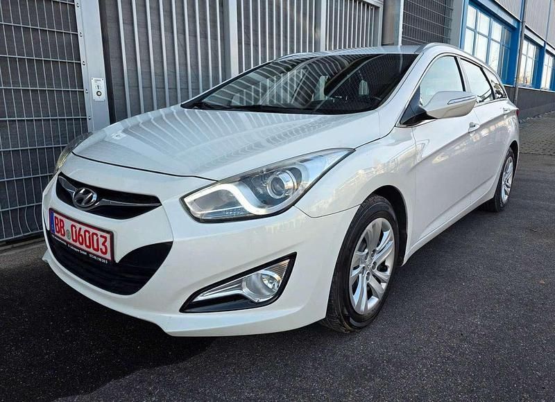 Gebraucht Hyundai i40 135 PS (99 kW) 2015 Weiß Kombi
