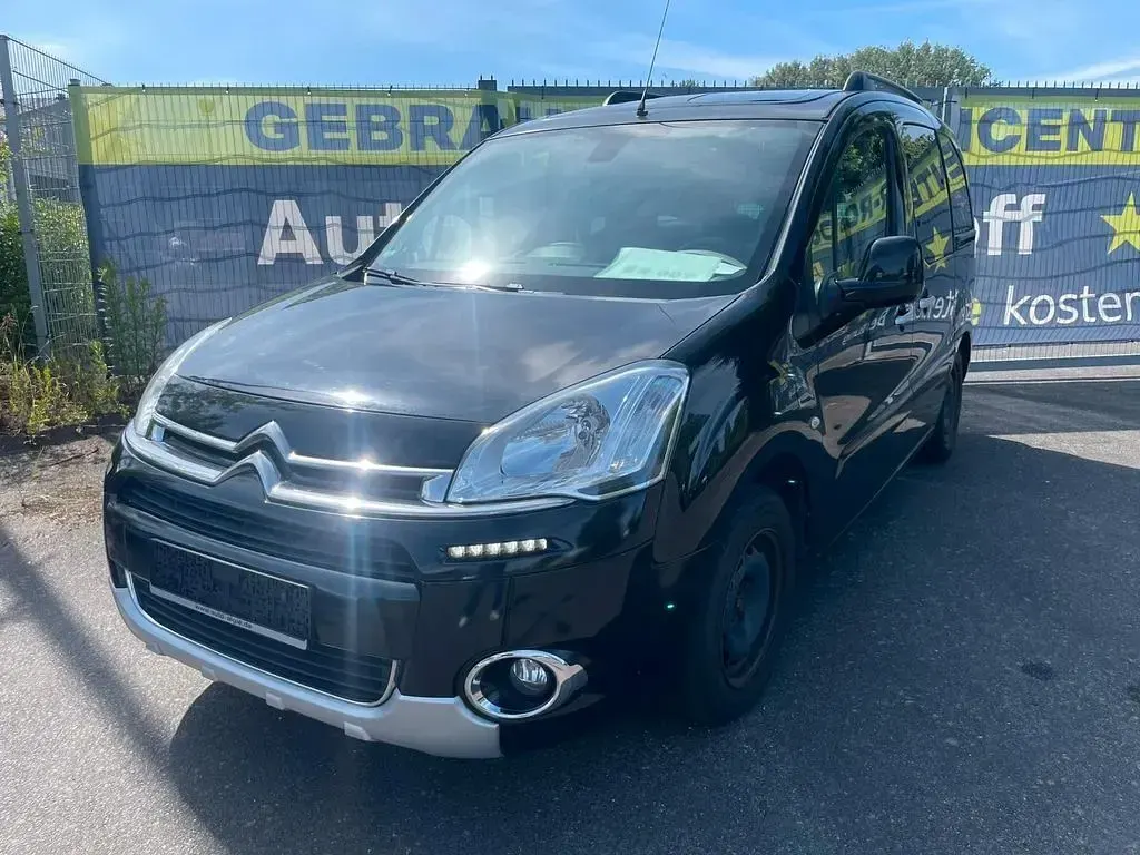 Gebraucht Citroën Berlingo SELECTION 120 PS (88 kW) 2015 Schwarz Van / Kleinbus