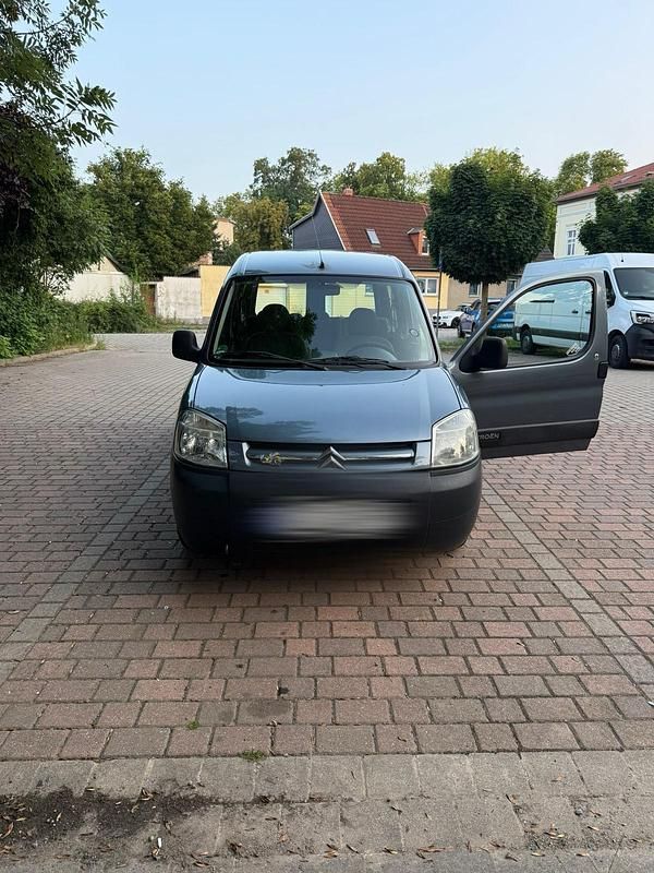 Grau Gebraucht 2008 Citroën Berlingo Van / Kleinbus | 2.699 € (Fairer Preis) - Bild 1/4