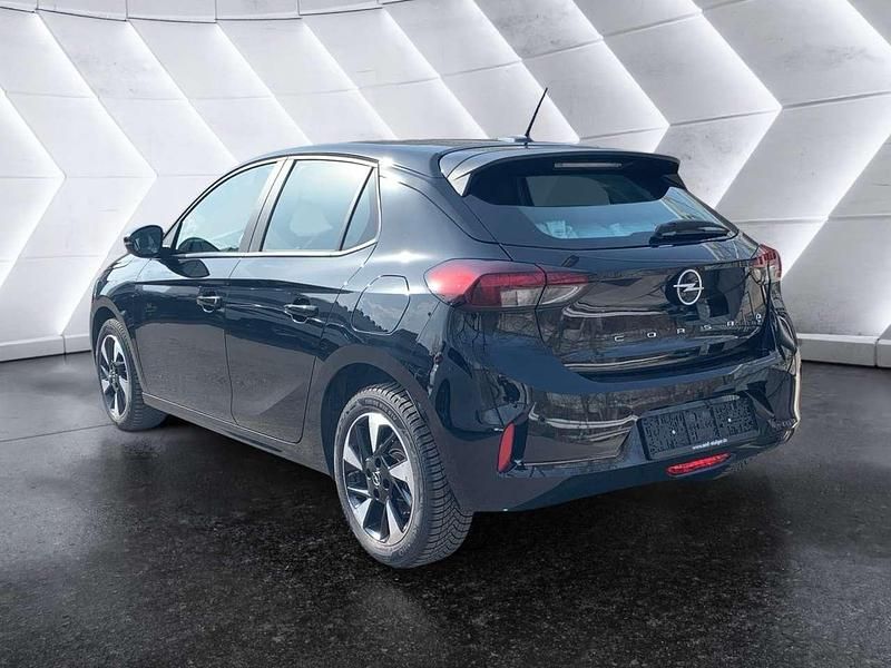 Gebraucht Opel Corsa-e Edition 100 kW (136 PS) 2023 Lackierung schwarz perla nera/ Kleinwagen