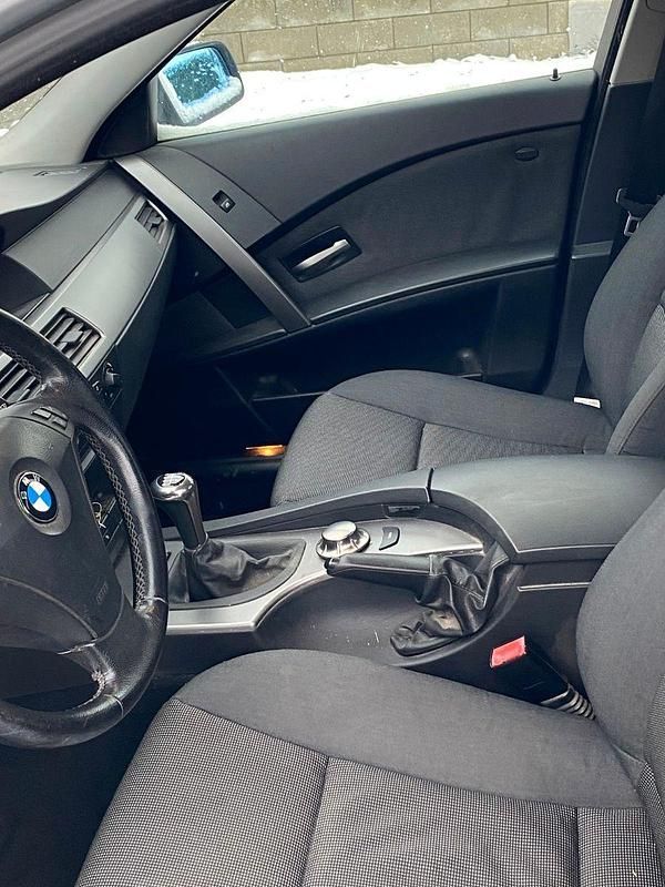Second-hand BMW 520 170 CP (125 kW) 2003 Gri Berlinǎ