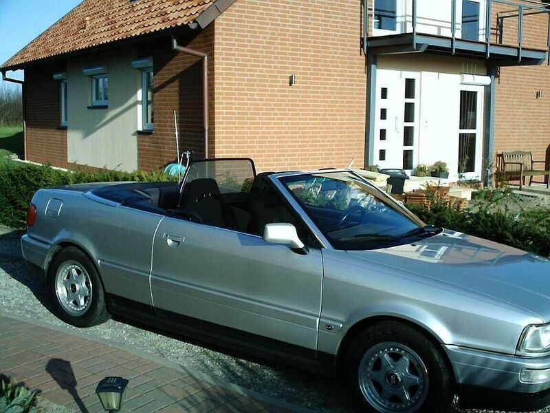 Silber metallic Gebraucht 1993 Audi Cabriolet Sport Cabrio | 9.950 € - Bild 1/4