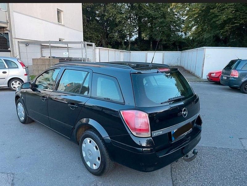 Schwarz Gebraucht 2007 Opel Astra Kombi | 3.650 € (Fairer Preis) - Bild 1/4
