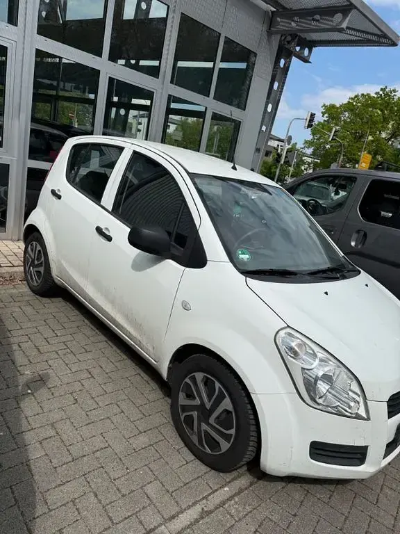 Gebraucht Suzuki Splash 65 PS (47 kW) 2009 Weiß Kleinwagen