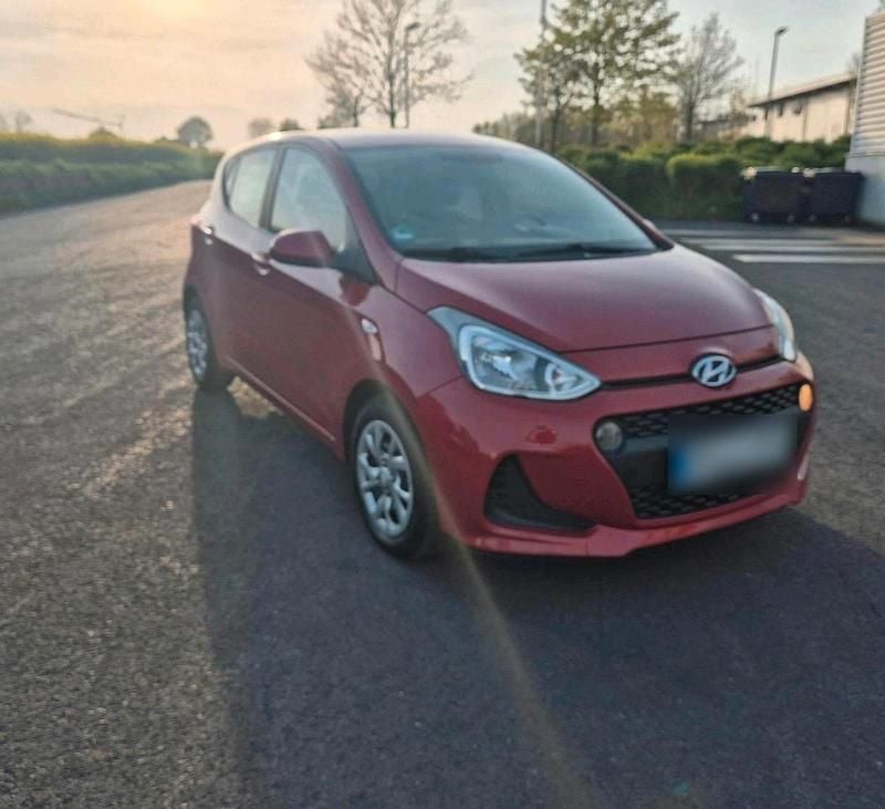 Gebraucht Hyundai i10 66 PS (48 kW) 2019 Rot Kleinwagen