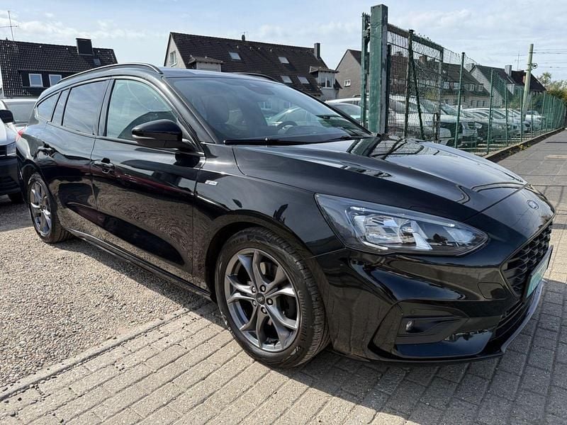 Second-hand Ford Focus ST-Line 120 CP (88 kW) 2021 Negru Break