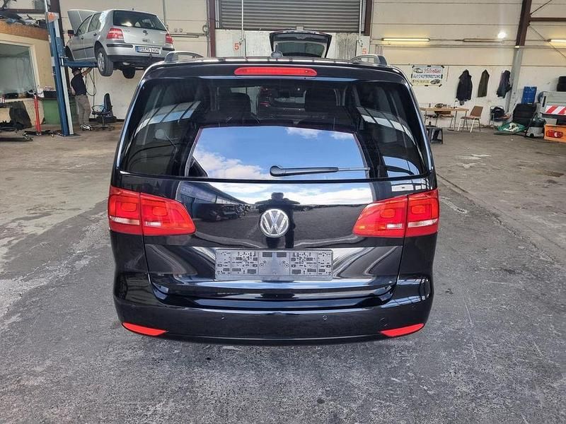 Gebraucht VW Touran Comfortline 105 PS (77 kW) 2012 Schwarz Van / Kleinbus