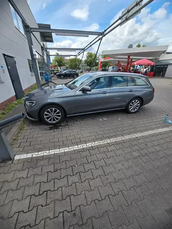 Gebraucht Mercedes E200 197 PS (144 kW) 2021 Grau Limousine