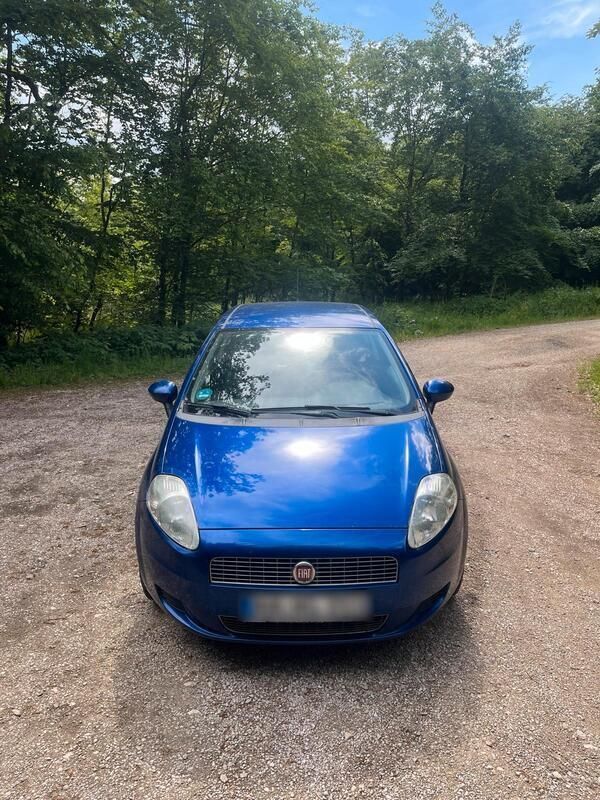 Blau Gebraucht 2008 Fiat Punto Kleinwagen | 800 € (Fairer Preis) - Bild 1/4