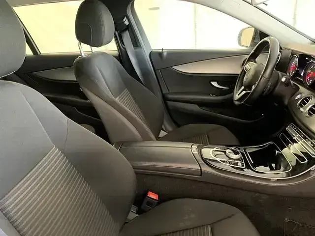 Gebraucht Mercedes E220 194 PS (142 kW) 2019 Grau Kombi