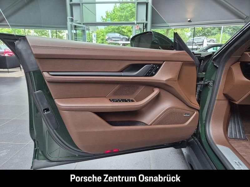 Gebraucht Porsche Taycan 319 kW (435 PS) 2025 Oakgrünmetallic neo Limousine