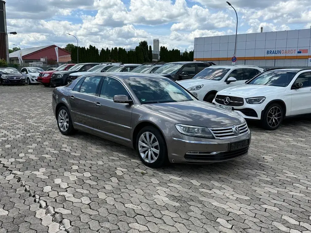Gebraucht VW Phaeton 239 PS (175 kW) 2013 Grau Limousine