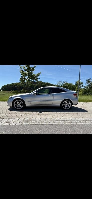 Gebraucht Mercedes CLC180 143 PS (105 kW) 2010 Grau Kleinwagen