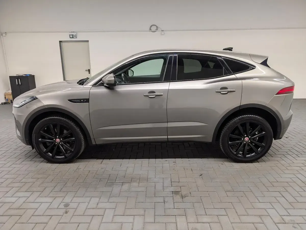 Używany Jaguar E-Pace R-Dynamic 200 KM (147 kW) 2019 Srebrny SUV