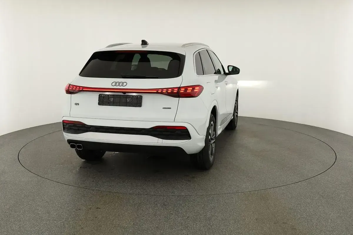 Neu Audi Q5 Ambiente 204 PS (150 kW) 2026 Gletscherweiß metallic SUV