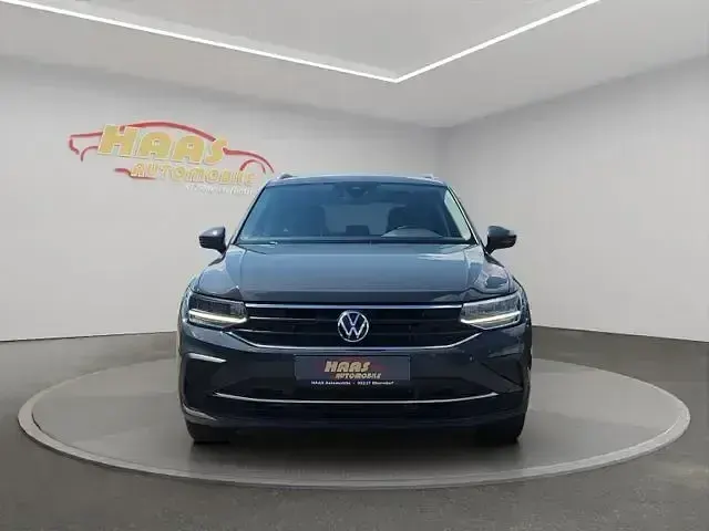Gebraucht VW Tiguan Active 150 PS (110 kW) 2023 Grau SUV