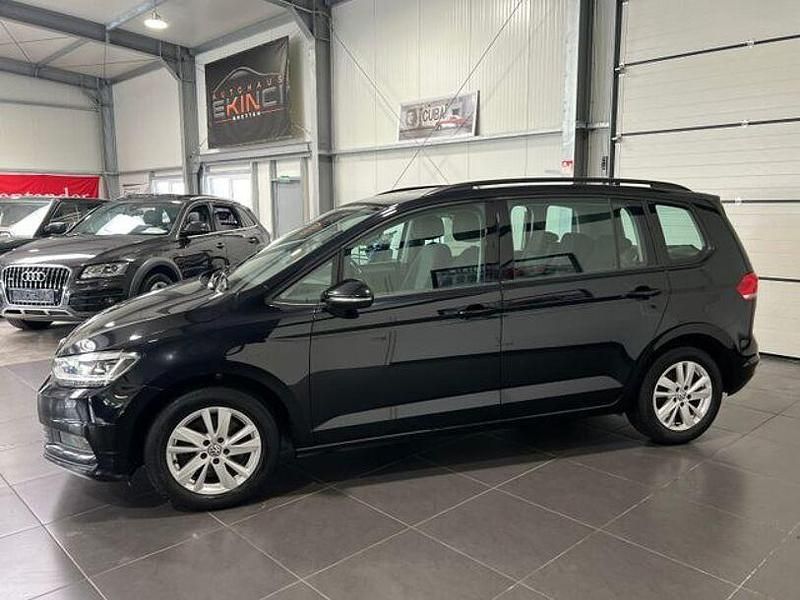 Gebraucht VW Touran 116 PS (85 kW) 2020 Deep black Van / Kleinbus