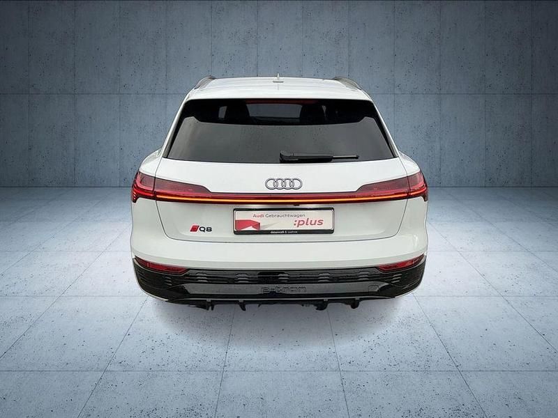 Gebraucht Audi Q8 e-tron S-Line 250 kW (340 PS) 2023 Gletscherweiß metallic SUV