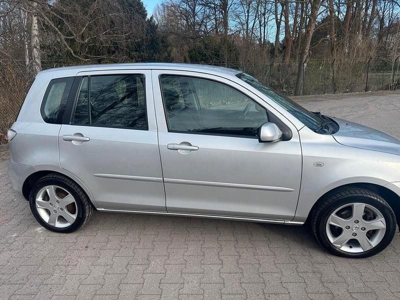 Second-hand Mazda 2 80 CP (58 kW) 2006 Argintiu Hatchback