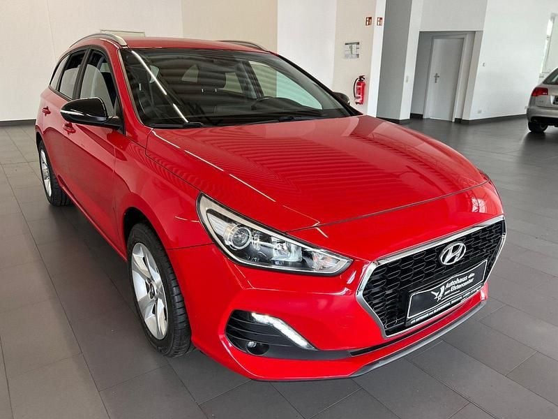 Rot Gebraucht 2019 Hyundai i30 YES! Kombi | 11.990 € (Guter Preis) - Bild 1/4
