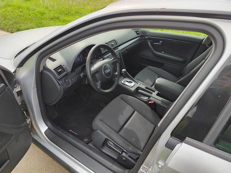 Gebraucht Audi A4 130 PS (95 kW) 2003 Silber Limousine